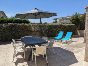 Villa T3 Mezzanine à Port-la-Nouvelle: 6 pers, Terrasse, Proche Plage et Commerces, Confort Optimal. - FR-1-797-52